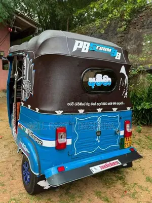 Bajaj 4 Stroke 2015 Three Wheel (Used)