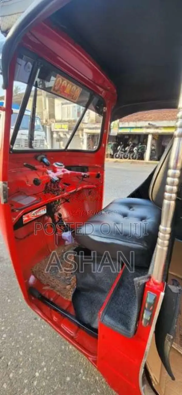 Bajaj 2 Stroke 2005 Three Wheel (Used)