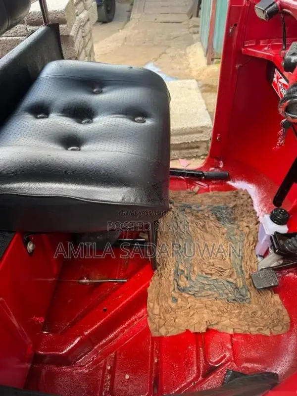 Bajaj RE 2005 Three Wheel (Used)