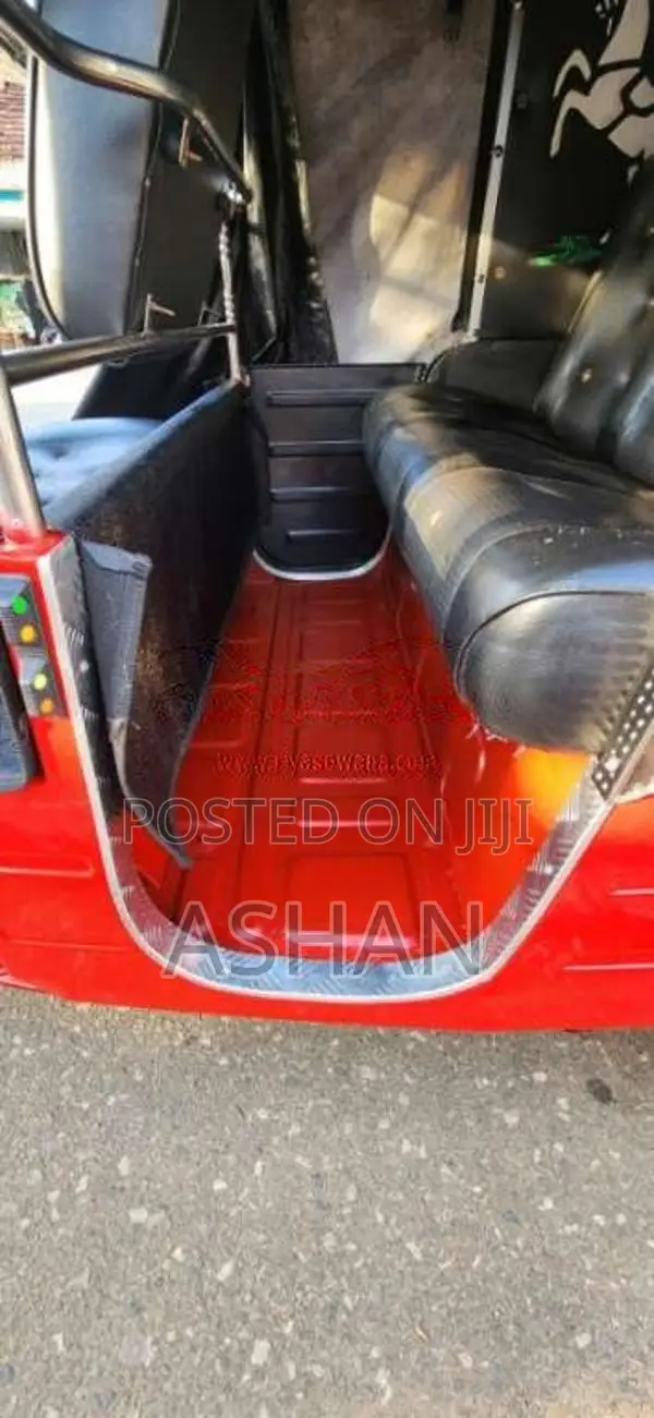 Bajaj 2 Stroke 2005 Three Wheel (Used)