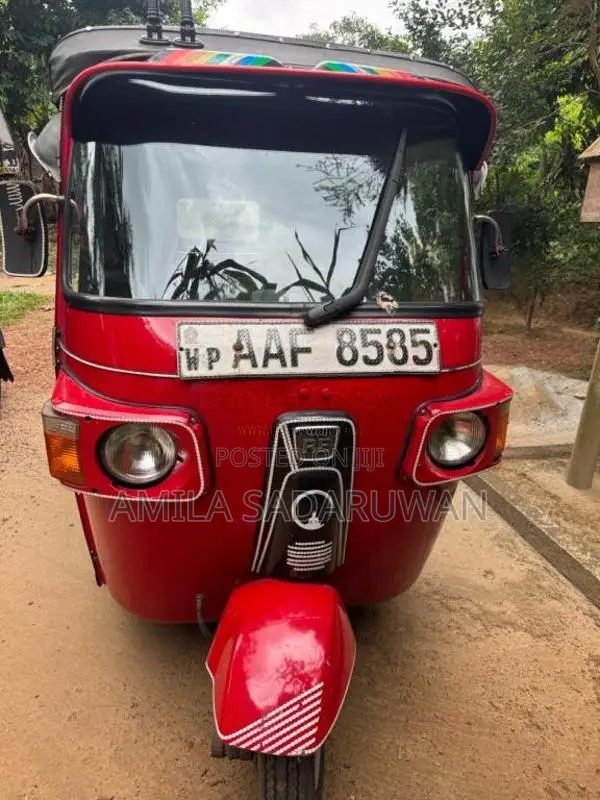 Bajaj Re 2013 Three Wheel (Used)