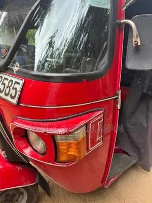 Bajaj Re 2013 Three Wheel (Used)