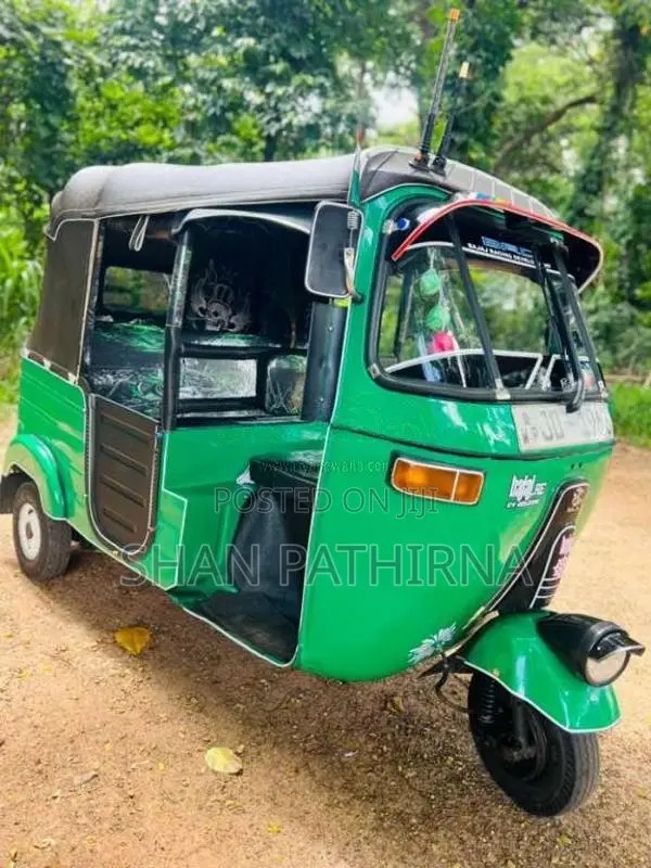 Bajaj RE 2 Stroke 2004 Three Wheel (Used)