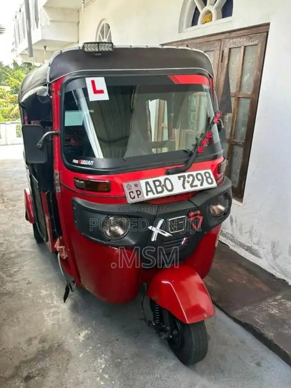 Bajaj 4 stroke 2017 Three Wheel (Used)