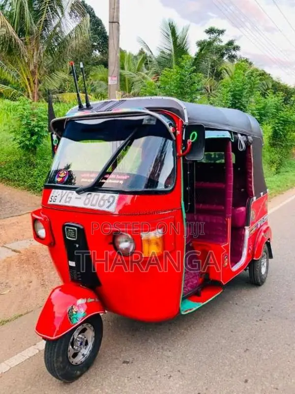 Bajaj RE 205 2011 Three Wheel (Used)