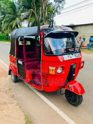 Bajaj RE 205 2011 Three Wheel (Used)