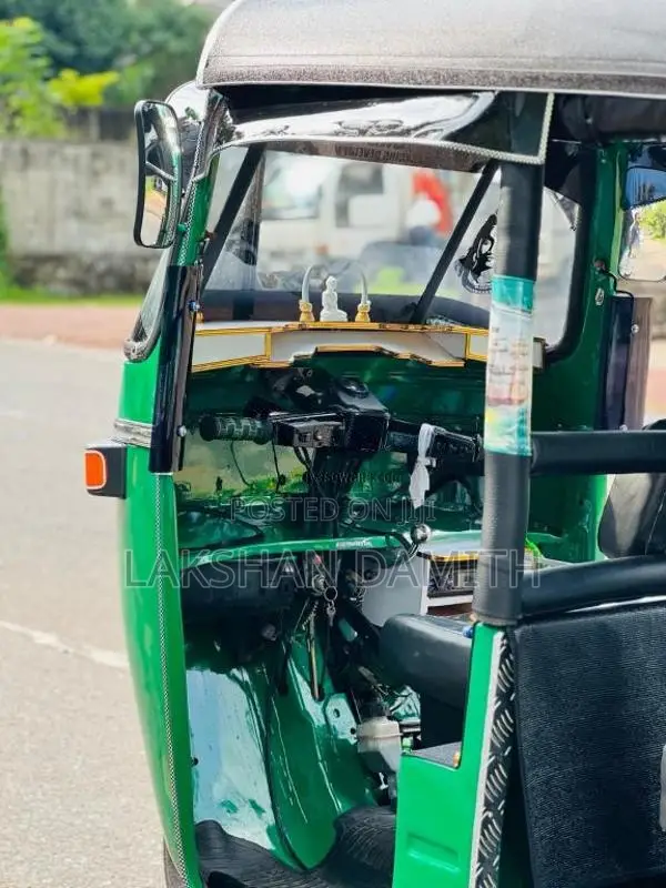 Bajaj 4 Stroke 2009 Three Wheel (Used)