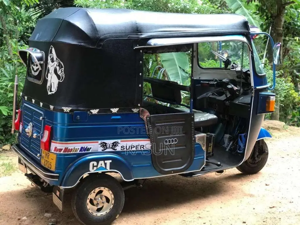 Bajaj RE 205 2011 Three Wheel (Used)