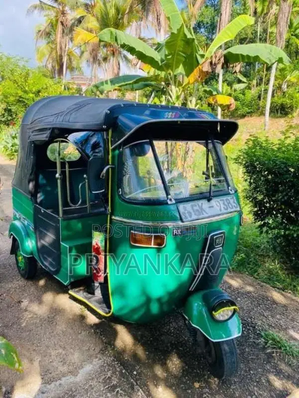 Bajaj Re 2 Stroke 2001 Three Wheel (Used)