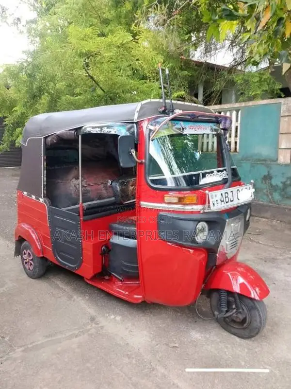 Bajaj RE 205 2015 Three Wheel (Used)