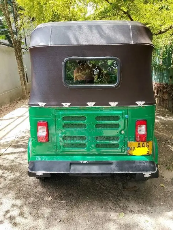 Bajaj RE 205 2013 Three Wheel (Used)