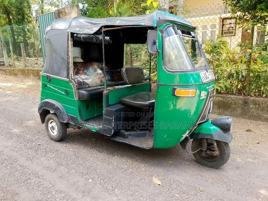 Bajaj RE 2 Stroke 2005 Three Wheel (Used)