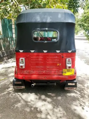Bajaj RE 205 2015 Three Wheel (Used)