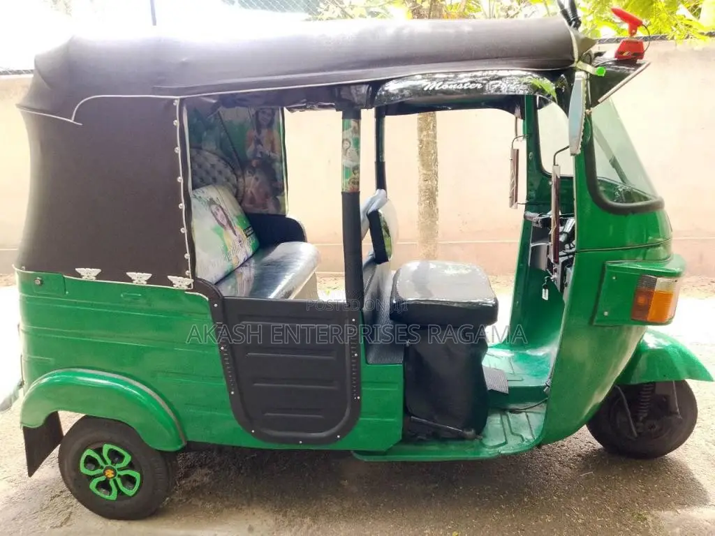 Bajaj RE 205 2013 Three Wheel (Used)