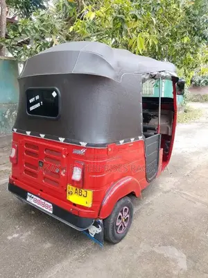 Bajaj RE 205 2015 Three Wheel (Used)