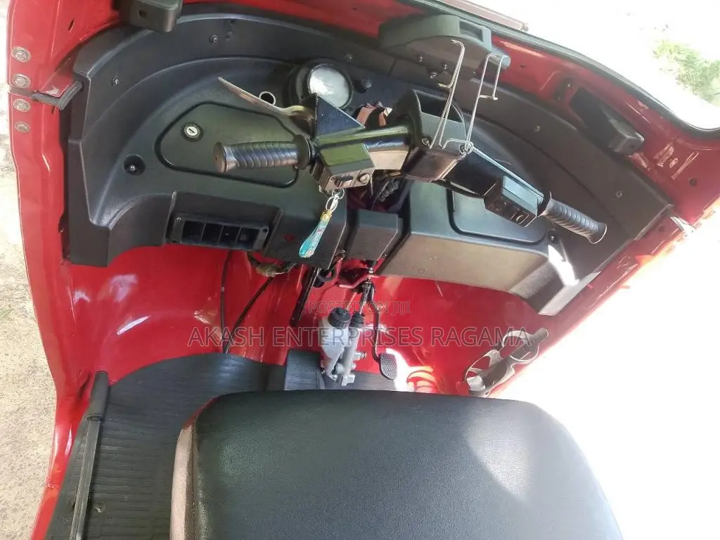 Bajaj RE 205 2015 Three Wheel (Used)