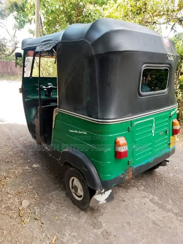 Bajaj RE 2 Stroke 2005 Three Wheel (Used)