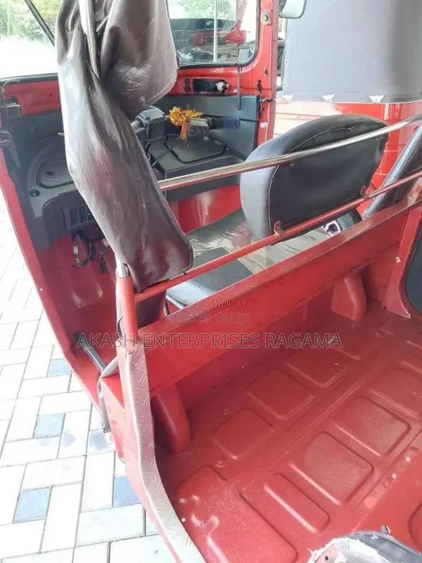 Bajaj RE 205 2015 Three Wheel (Used)