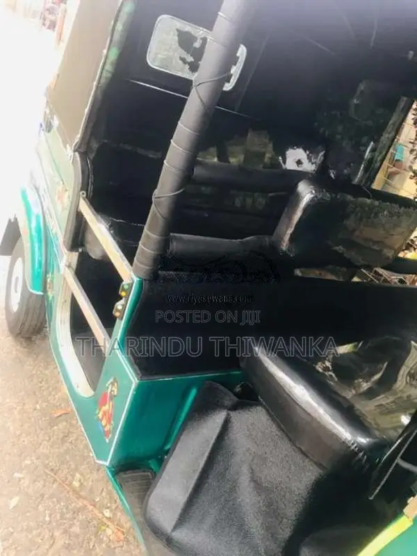 Bajaj RE 2 Stroke 2005 Three Wheel (Used)