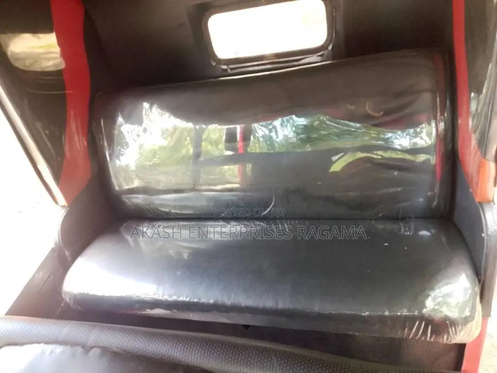 Bajaj RE 205 2015 Three Wheel (Used)
