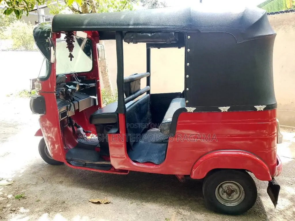 Bajaj RE 205 2015 Three Wheel (Used)