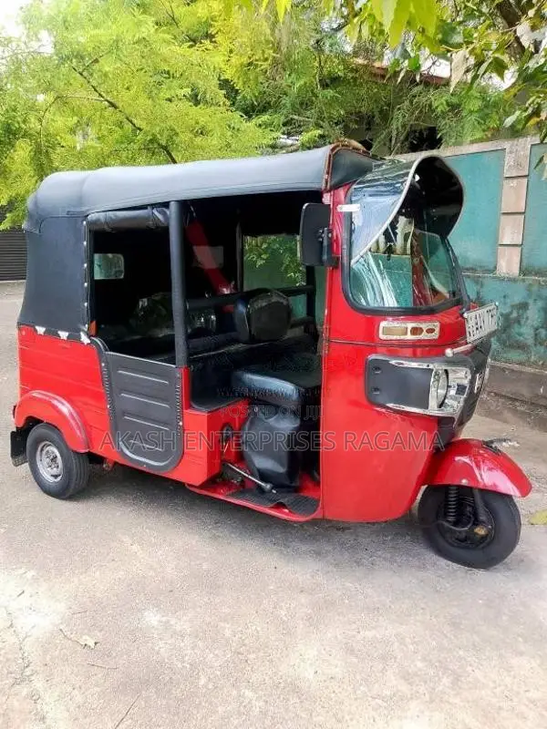 Bajaj RE 205 2015 Three Wheel (Used)