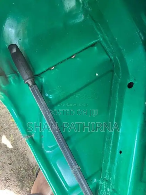 Bajaj RE 2 Stroke 2004 Three Wheel (Used)