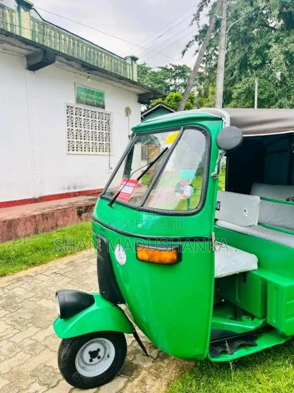 Bajaj 2 Stroke 2005 Three Wheel (Used)