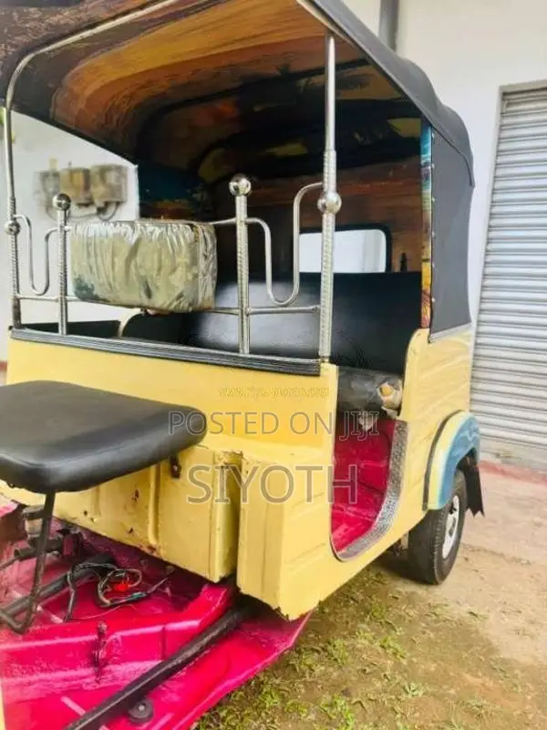 Bajaj 2 Stroke 1992 Three Wheel (Used)