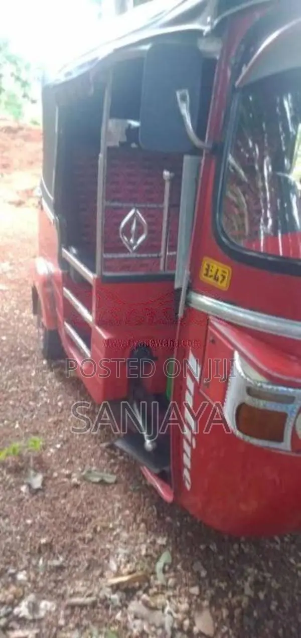 Bajaj 4 Stroke 2010 Three Wheel Brand New