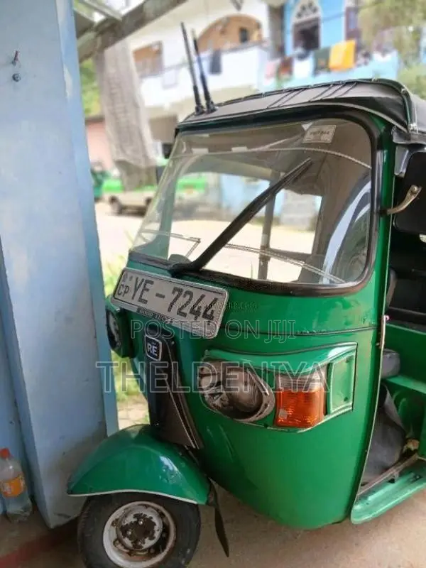 Bajaj RE 205 2010 Three Wheel (Used)