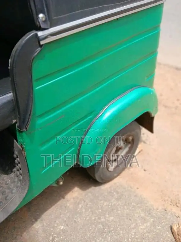 Bajaj RE 205 2010 Three Wheel (Used)
