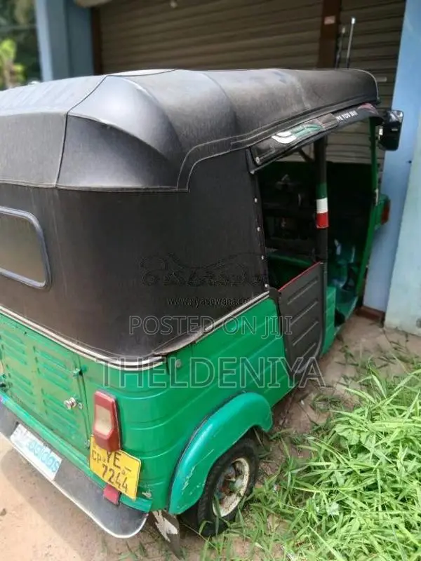 Bajaj RE 205 2010 Three Wheel (Used)