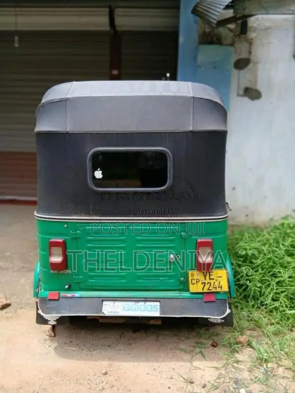 Bajaj RE 205 2010 Three Wheel (Used)
