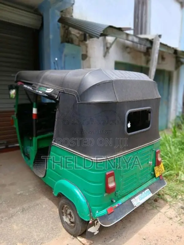 Bajaj RE 205 2010 Three Wheel (Used)