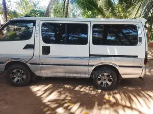 Toyota Dolphin 1989 Van (Used)