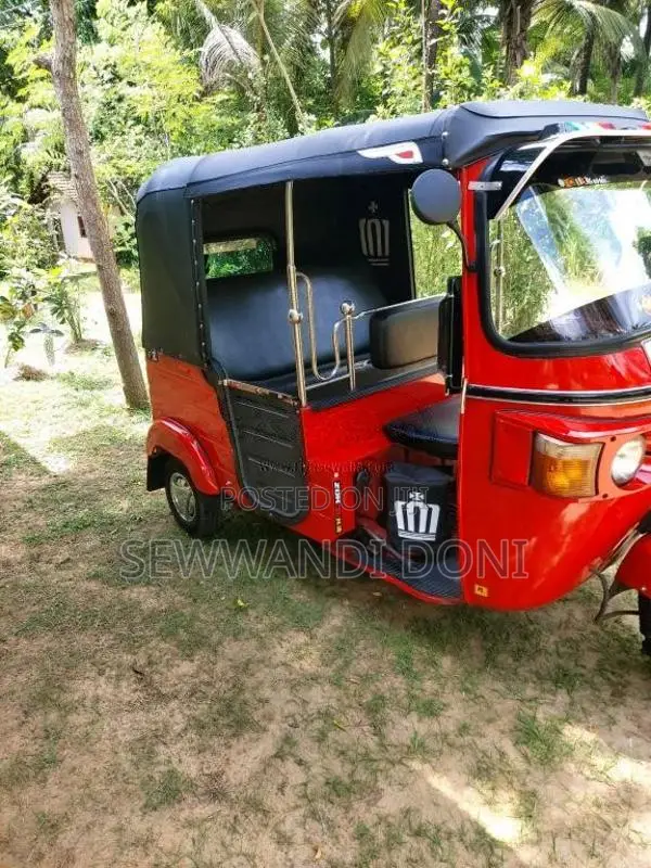 Bajaj RE 205 2011 Three Wheel (Used)