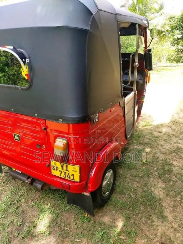 Bajaj RE 205 2011 Three Wheel (Used)