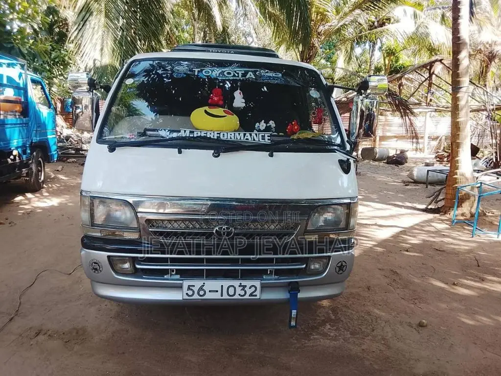 Toyota Dolphin 1989 Van (Used)