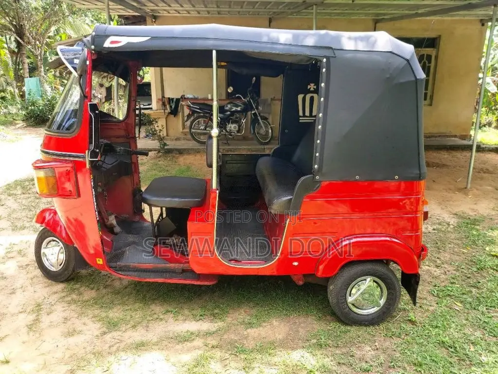 Bajaj RE 205 2011 Three Wheel (Used)