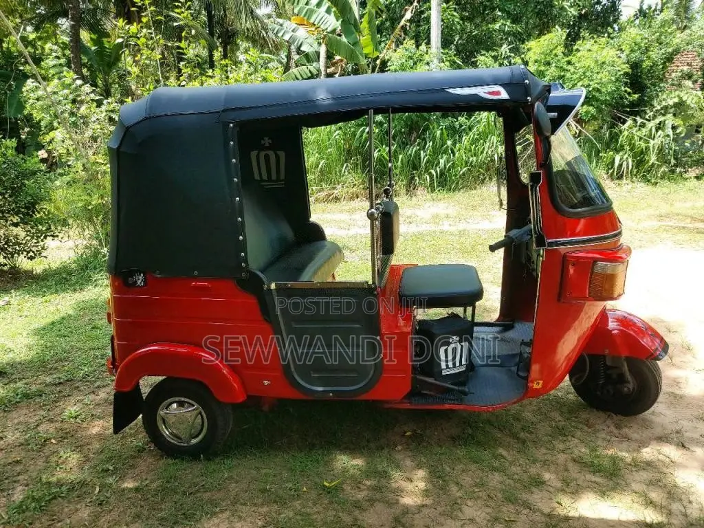 Bajaj RE 205 2011 Three Wheel (Used)