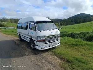 Toyota Dolphin 1993 Van (Used)