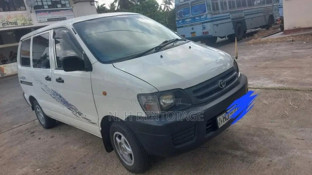 Toyota NOAH KR42 1998 Van (Used)