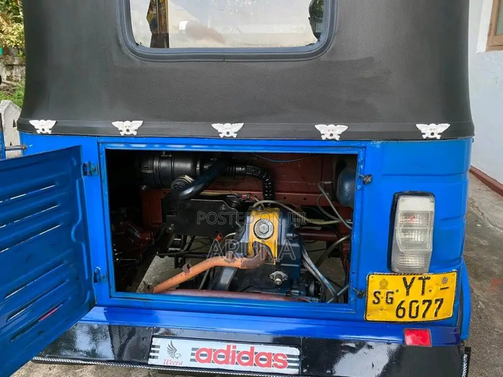 Bajaj RE 205 2012 Three Wheel (Used)