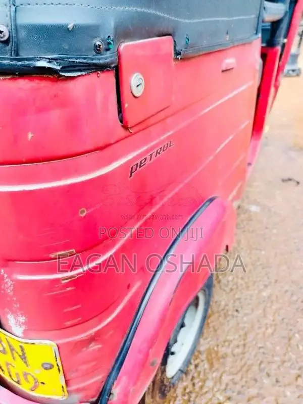 Bajaj 4 stroke 2016 Three Wheel (Used)
