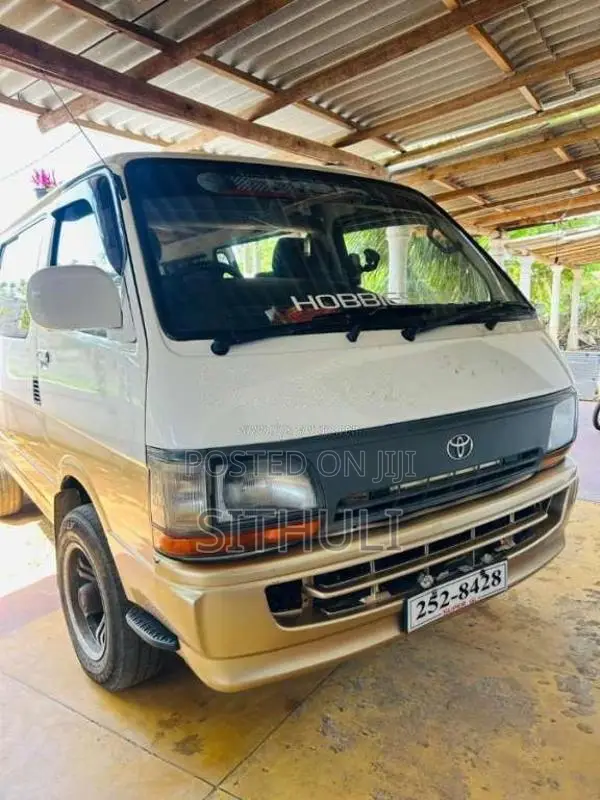 Toyota Dolphin 1993 Van (Used)