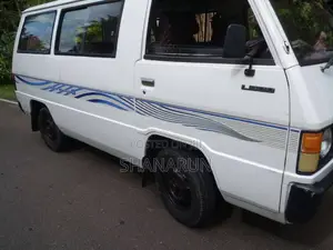 Mitsubishi L300 1979 Van (Used)