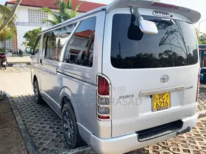 Toyota KDH 2007 Van (Used)