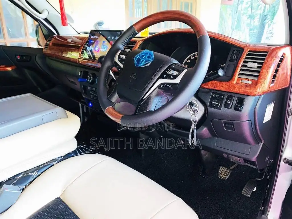 Toyota KDH 201 2008 Van (Used)