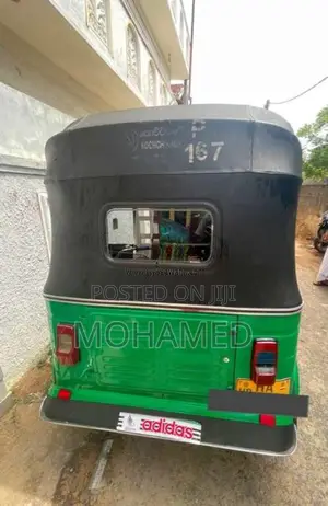 Bajaj RE 2 Stroke 2004 Three Wheel (Used)